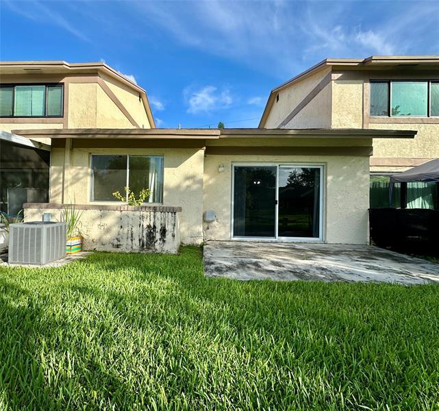 Building Photo - 10875 NW 29th Manor