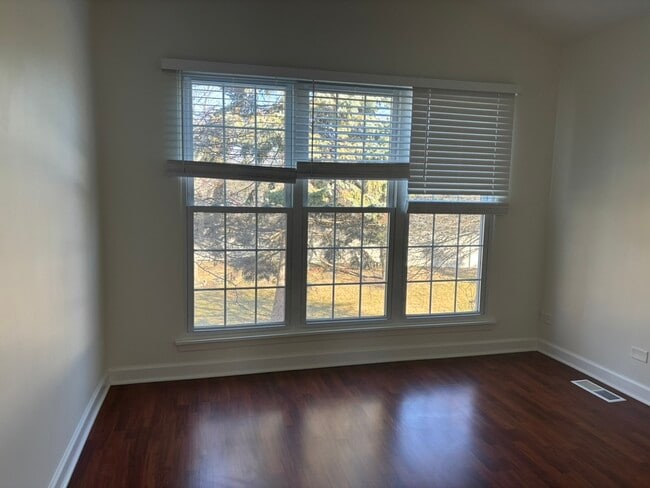 Building Photo - 1150 Regency Dr