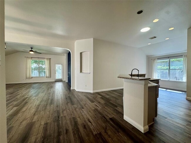 Building Photo - 5615 Taylorcrest Dr
