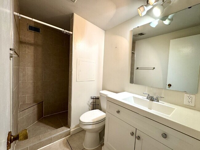 Building Photo - "Charming 2 Bed/1 Bath Home in Panama City Beach, FL - Your Perfect Beach Getaway!"