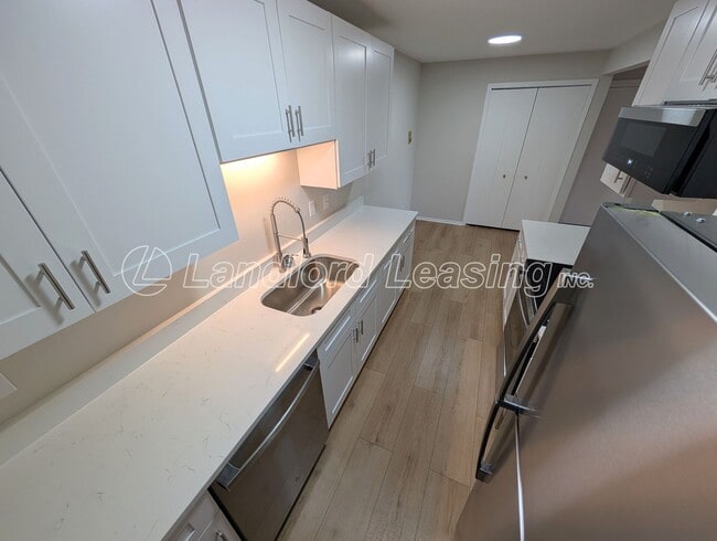Building Photo - $995 Security Deposit Special! Steps from Crocker Park – Pool & Clubhouse