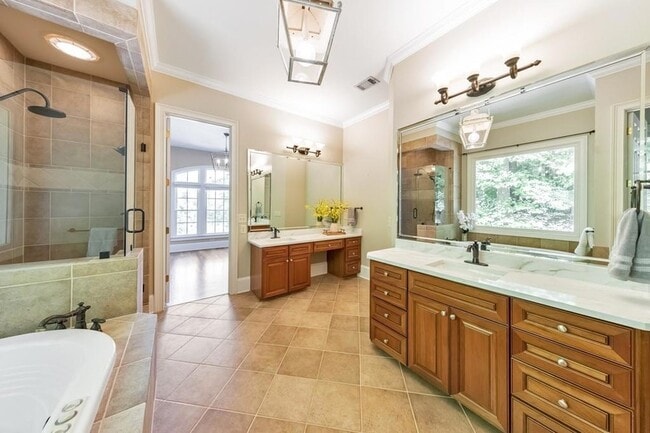 Building Photo - 11180 W Rd