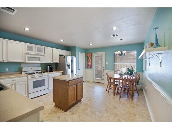 Building Photo - 1025 King Cotton Ln