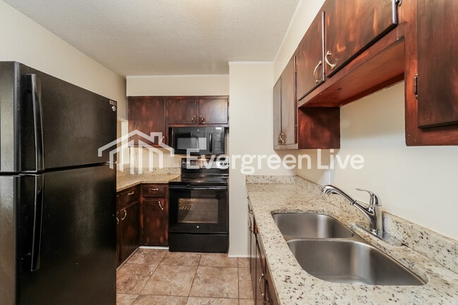 Building Photo - 7611 E 107th St