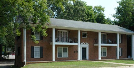 Building Photo - 1110 W Rowan St