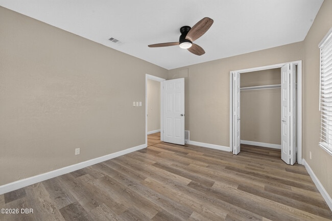 Building Photo - 398 Golf Blvd