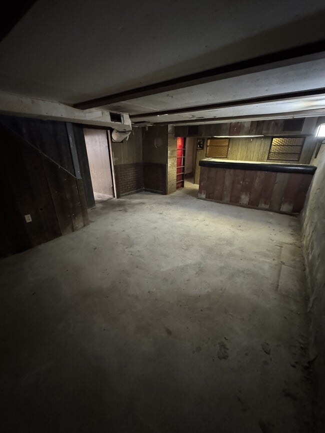 Building Photo - 1925 Sheridan Rd