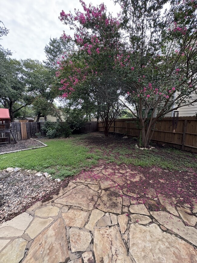 Building Photo - 13815 Stone Hollow