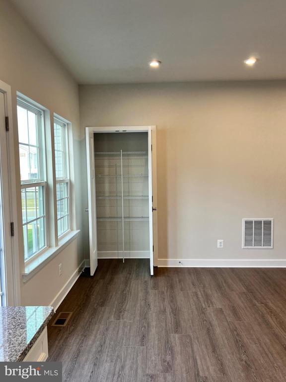 Building Photo - 1704 Belle Fourche Dr