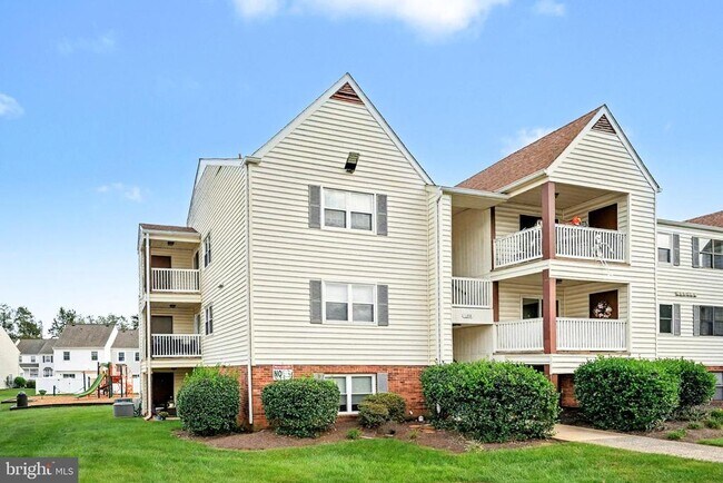 Primary Photo - 102 Chesterfield Ln