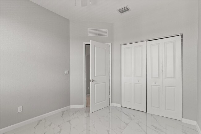 Building Photo - 221 SW 159th Way