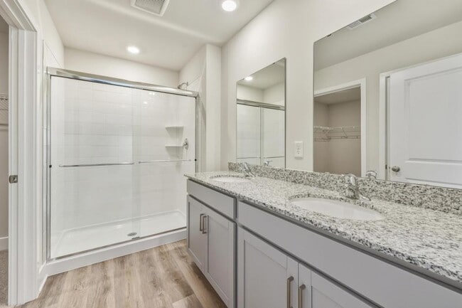 Building Photo - 226 Munsee Cir