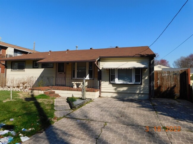 Primary Photo - 3 br, 1.5 bath House - 1020 E Leicester Ave