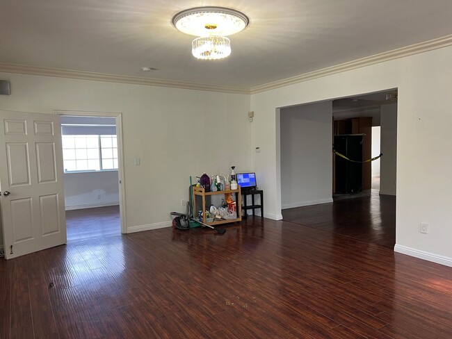 Building Photo - 1248 S Manhattan Pl