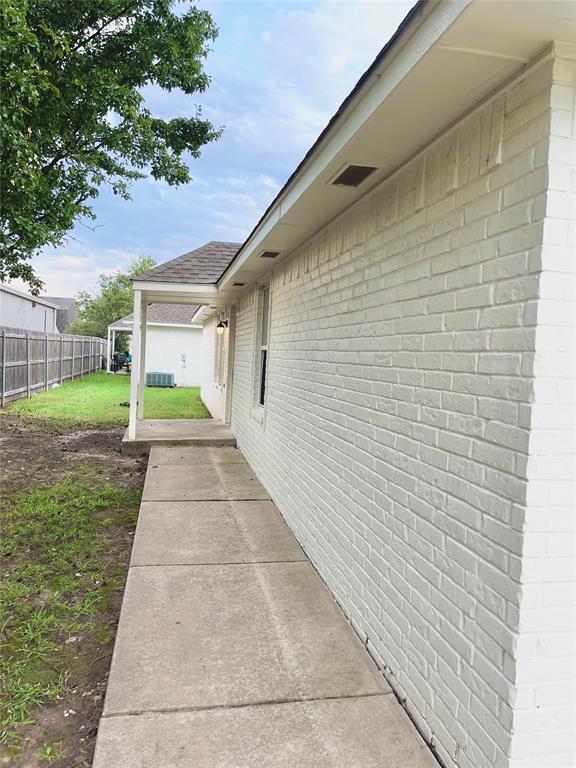Building Photo - 1304 Commerce Dr