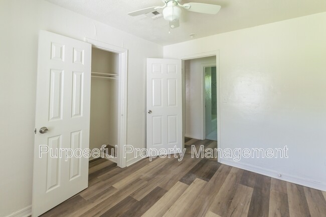 Building Photo - 2301 Granada Blvd