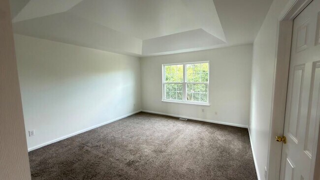 Building Photo - 1071 King Way