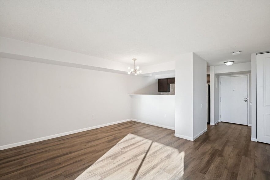 Building Photo - 601 W 11th Ave