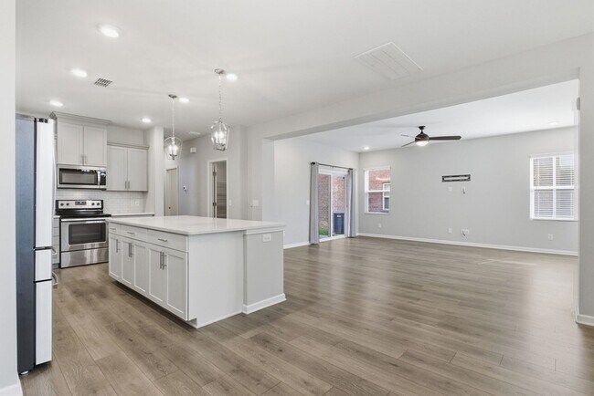 Building Photo - 3725 Hoggett Ford Rd