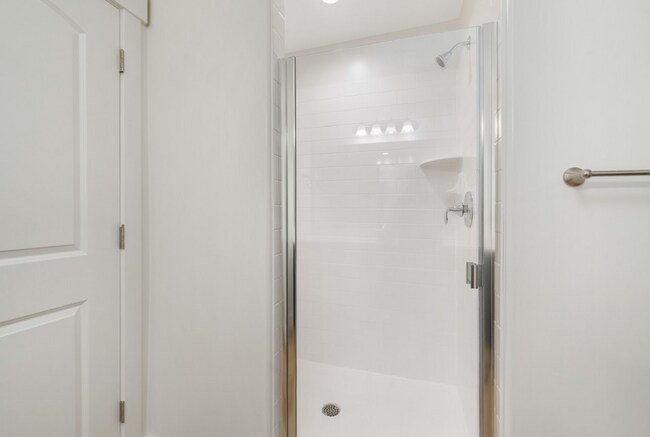 Building Photo - Now Leasing: 4-Bed, 2.5-Bath Home in Viney...