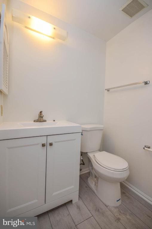 Building Photo - 8 Hines Ct