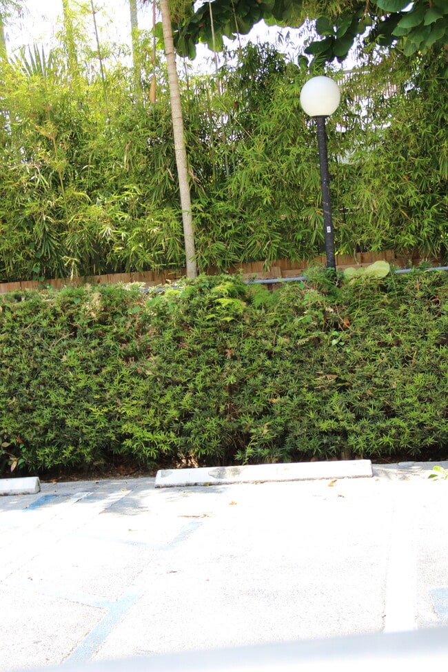 Building Photo - 1834 Brickell Ave