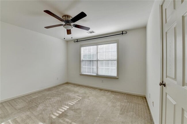 Building Photo - 3335 Castleberry Village Cir