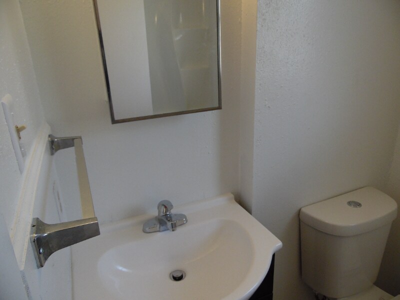 Building Photo - 1708 N Avenue R