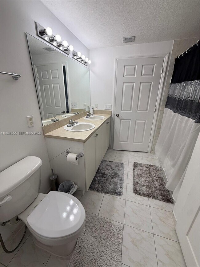 Building Photo - 119 SW 6th Ave