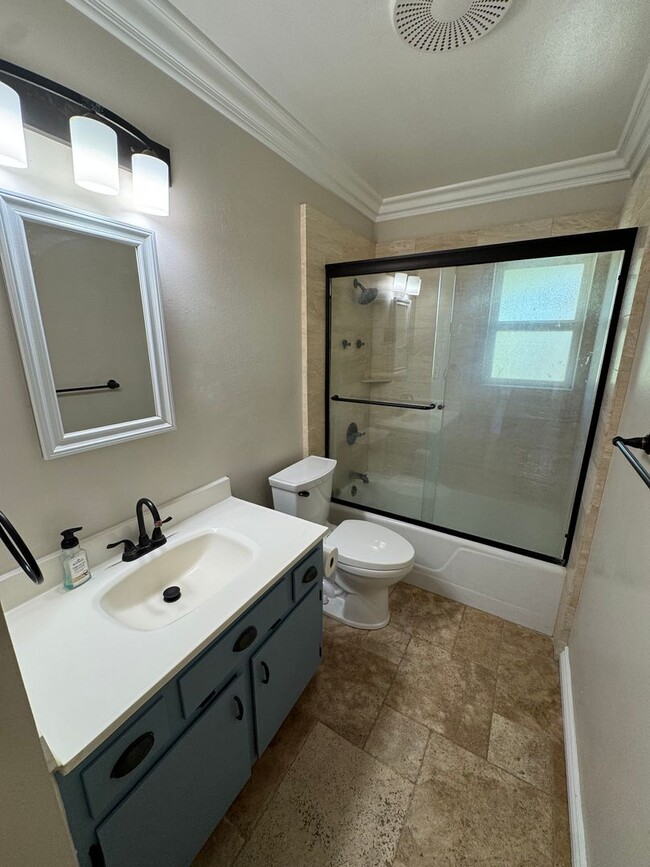 Building Photo - Turnkey Single-Story Home in Prime Camaril...