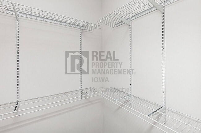 Building Photo - 6810 Bright St