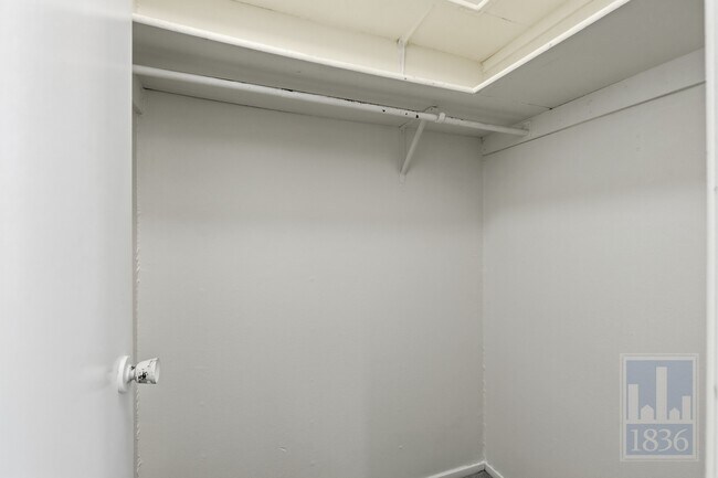 Building Photo - 7508 Elderberry Dr