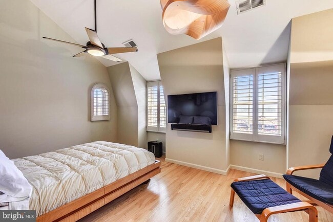 Building Photo - 317 S Union St