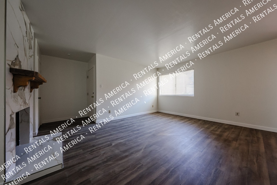 Building Photo - 5525 E Thomas Rd