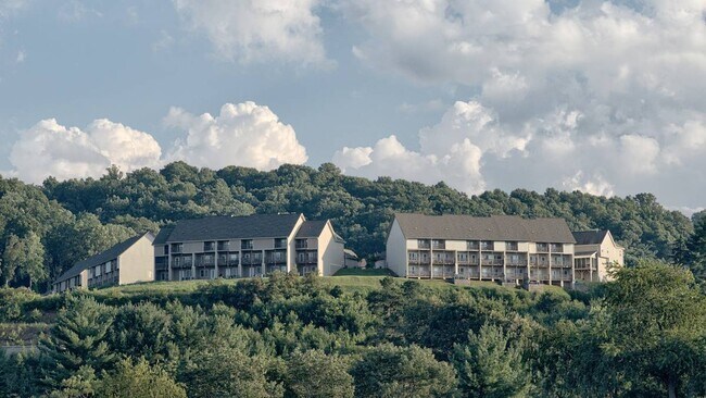 Building Photo - 31 Rotunda Cir