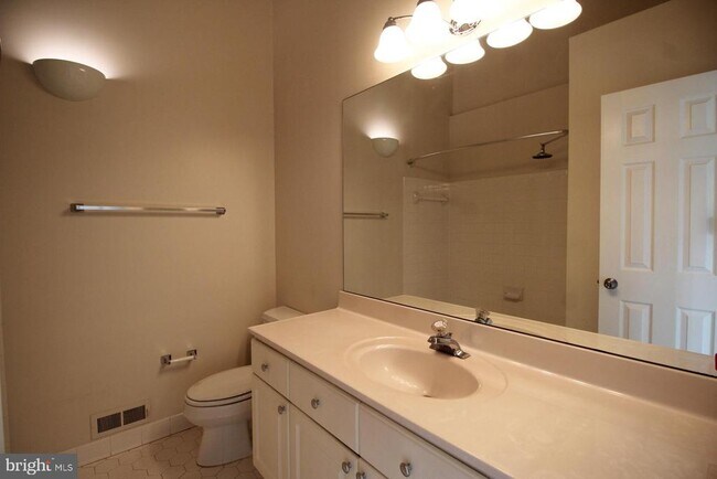 Building Photo - 6423 Little Potters Ln