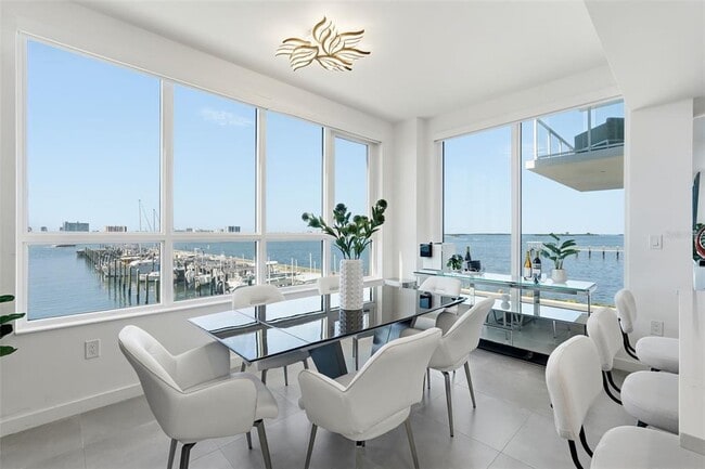 Building Photo - 920 N Osceola Ave