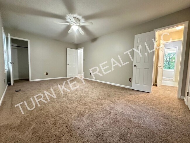 Building Photo - Adorable Townhome for Rent in Cahaba Heigh...