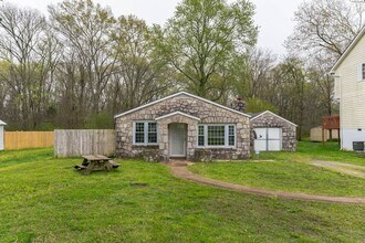 Building Photo - Two Bedroom Home For Rent