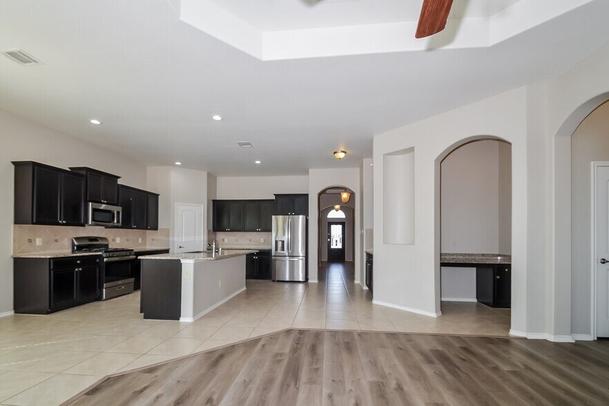 Building Photo - 1805 Lake Pine Dr