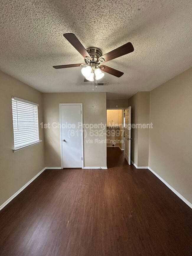 Building Photo - 2212 Viewtop Ln