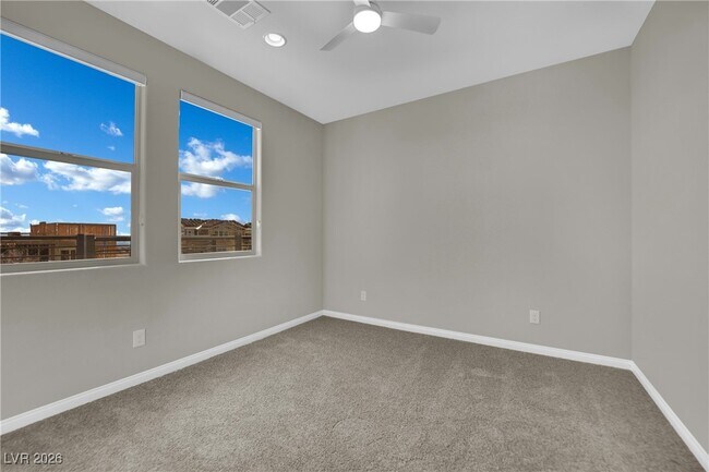 Building Photo - 1749 S Desert Foothills Dr