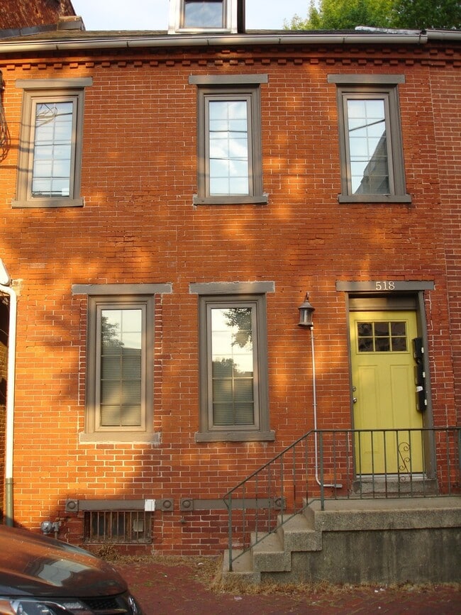 Building Photo - 518 N Queen St