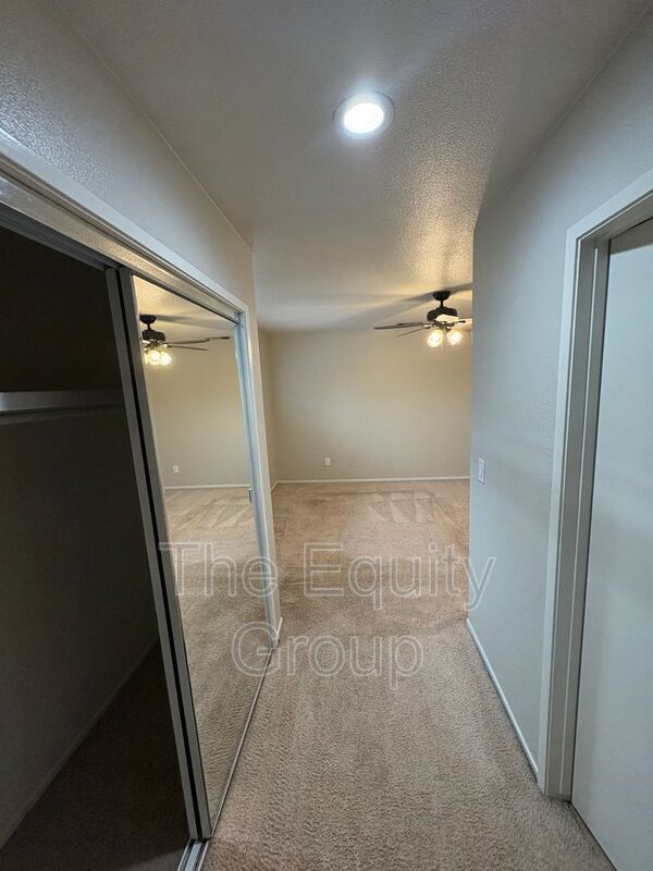 Building Photo - 1937 Chinowth St