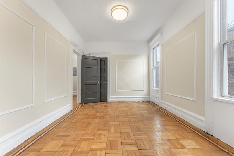 Building Photo - 952 E 156th St