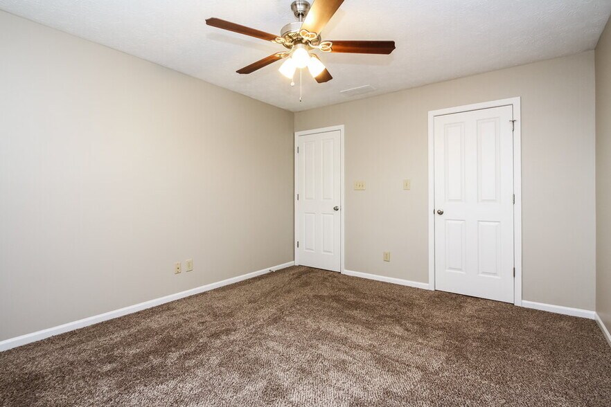 Building Photo - 12985 Dellinger Dr