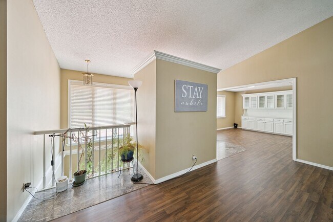 Building Photo - House for Rent 3 Bedrooms 2 Bath !!!!!