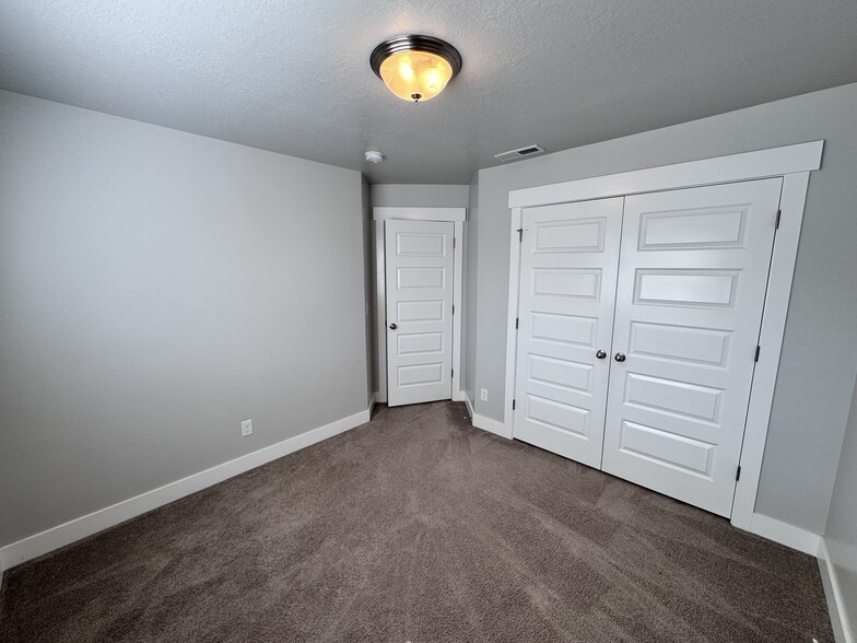 Building Photo - 14541 S Juniper Shade Dr