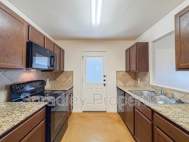 Building Photo - 517B Kendra Dr