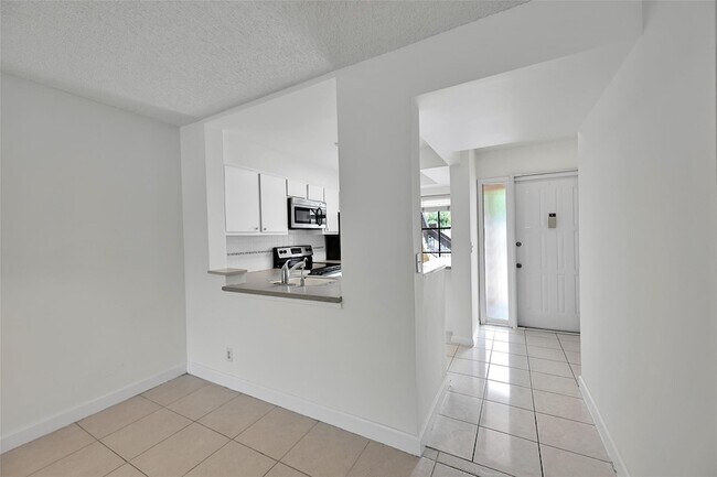 Building Photo - 2297 SW 15th St